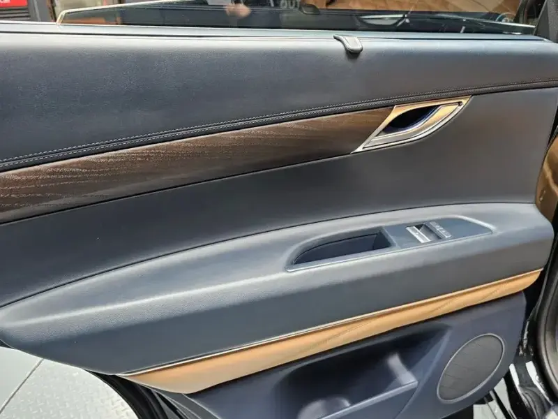 2023 Genesis GV80 с пробегом 48 044 км