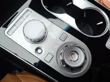 2023 Genesis GV80 с пробегом 29 786 км