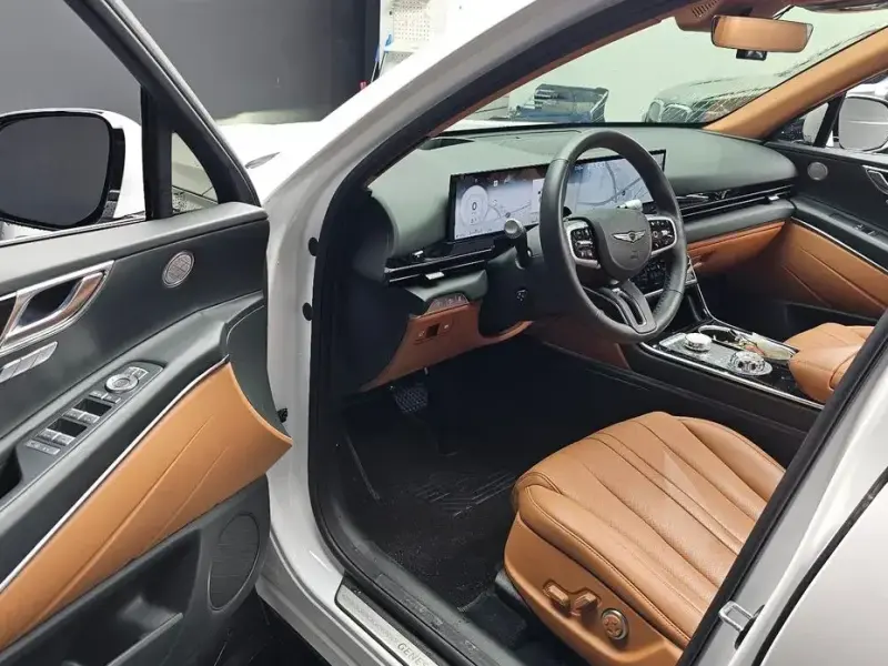 2023 Genesis GV80 с пробегом 29 786 км