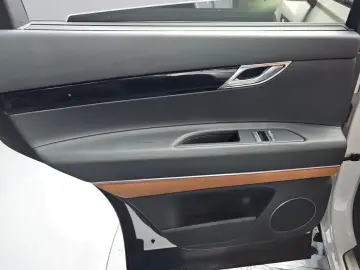 2023 Genesis GV80 с пробегом 29 786 км