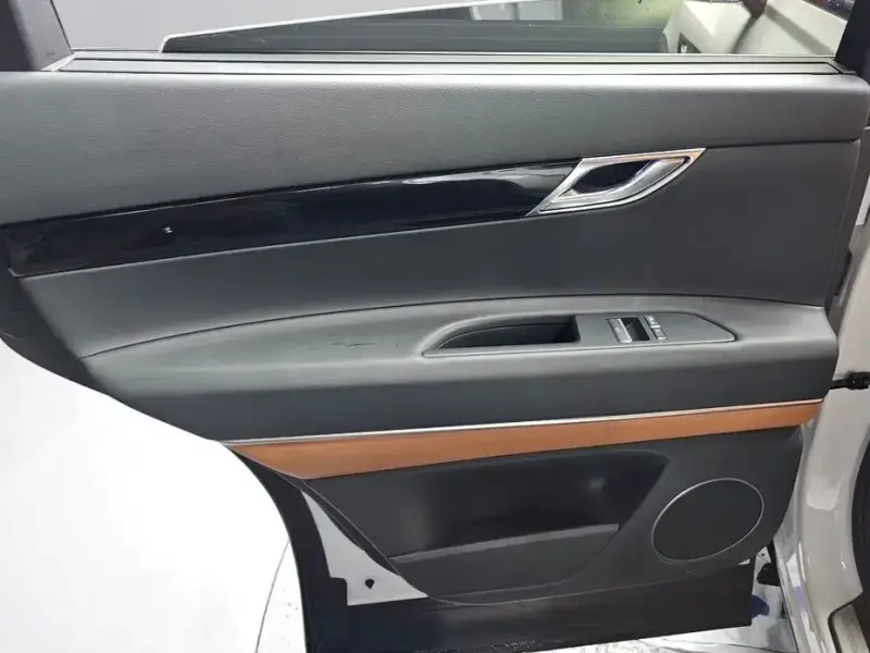 2023 Genesis GV80 с пробегом 29 786 км