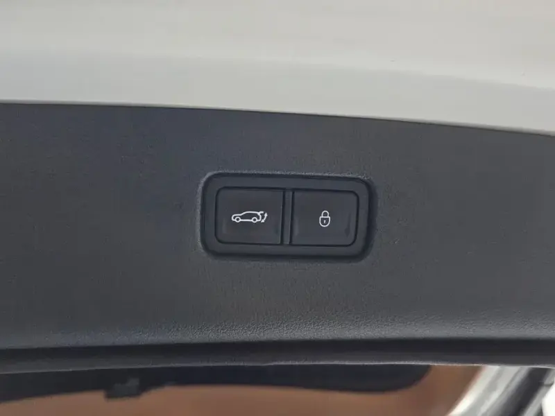 2023 Genesis GV80 с пробегом 29 786 км
