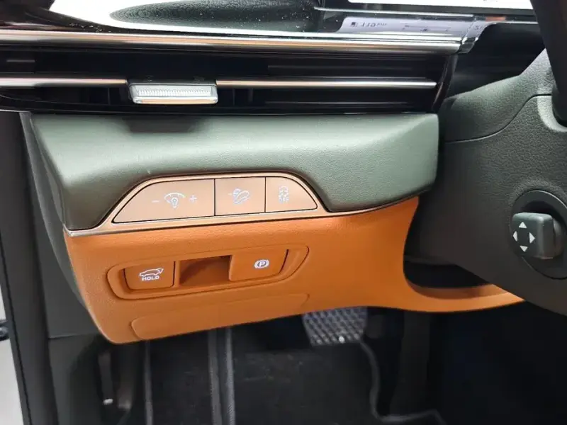 2023 Genesis GV80 с пробегом 29 786 км