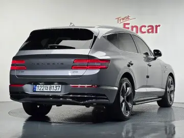 2023 Genesis GV80 с пробегом 18 207 км