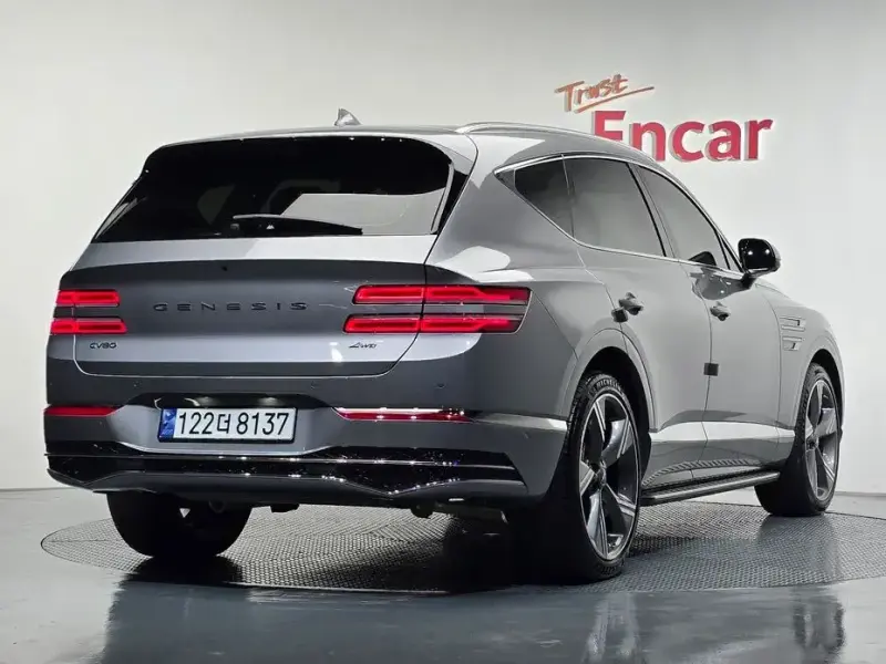 2023 Genesis GV80 с пробегом 18 207 км