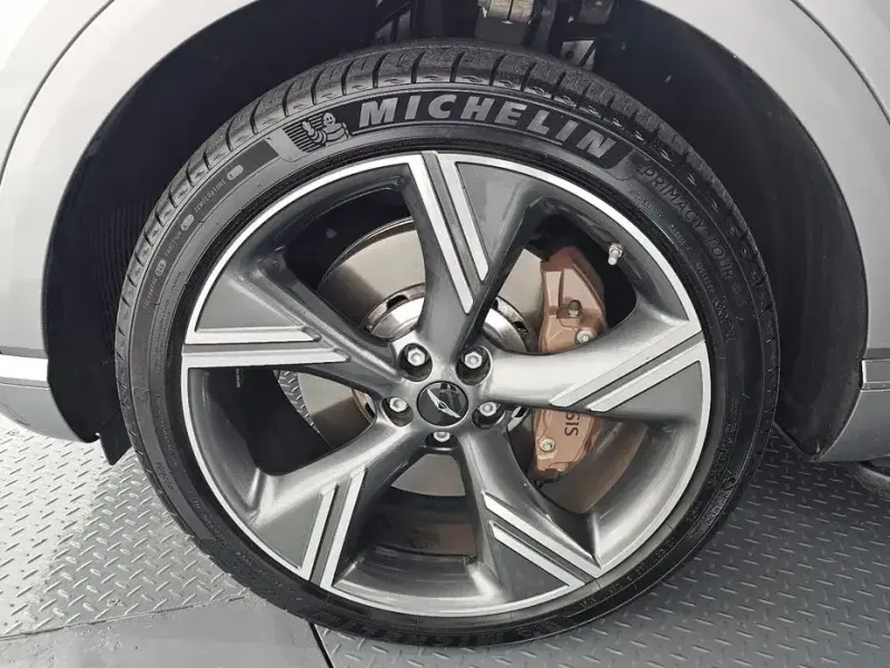 2023 Genesis GV80 с пробегом 18 207 км