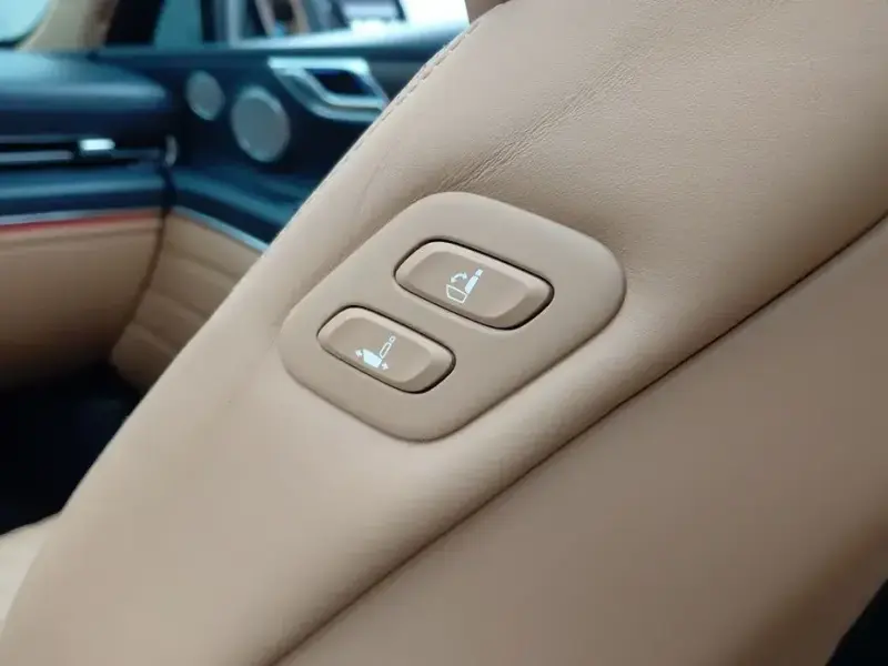2023 Genesis GV80 с пробегом 26 572 км