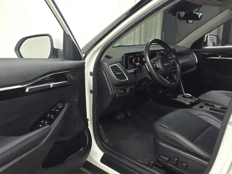 2023 Kia Seltos с пробегом 35 709 км