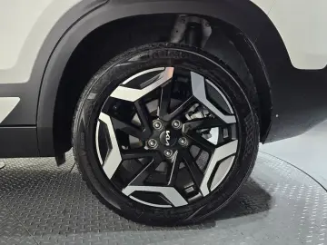 2025 Kia Seltos с пробегом 9 537 км