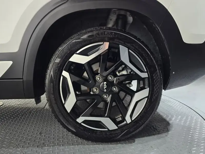 2025 Kia Seltos с пробегом 9 537 км