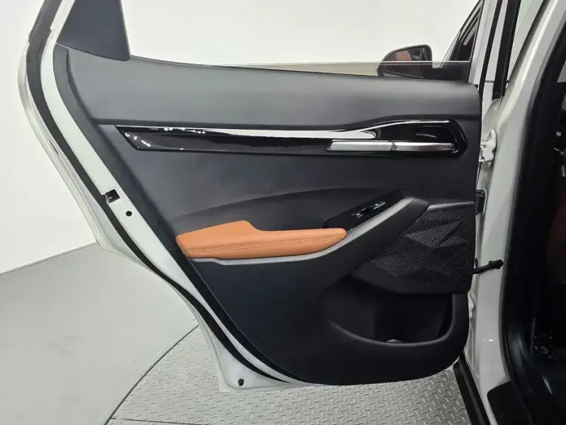 2025 Kia Seltos с пробегом 9 537 км