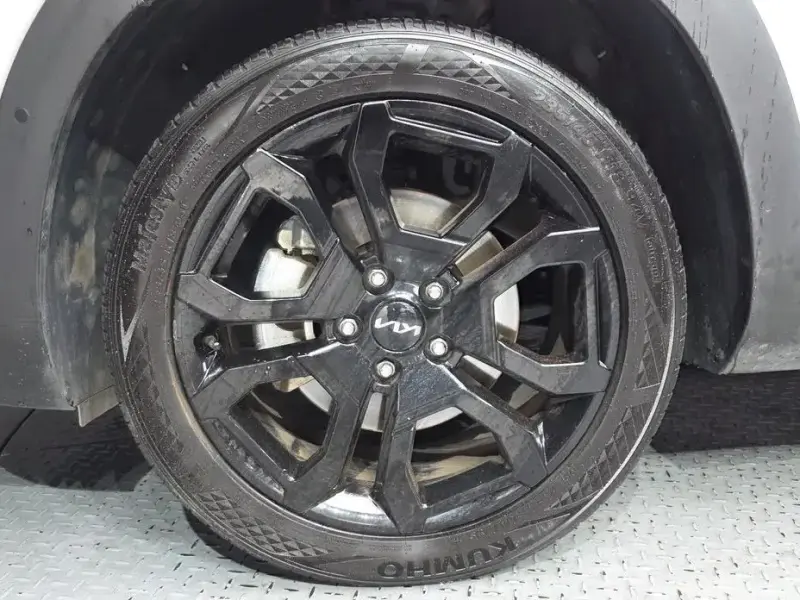 2024 Kia Seltos с пробегом 23 535 км