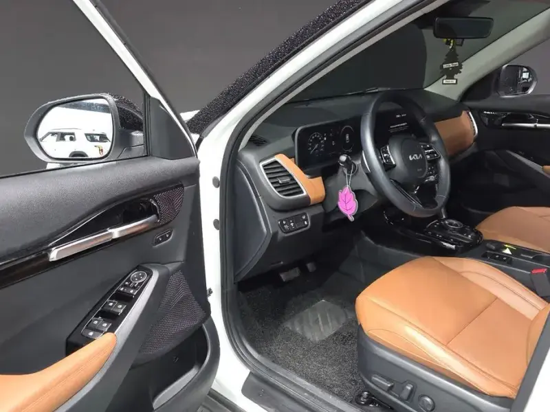 2024 Kia Seltos с пробегом 23 535 км