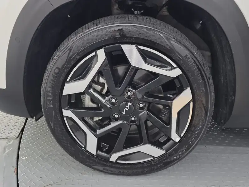 2023 Kia Seltos с пробегом 18 316 км