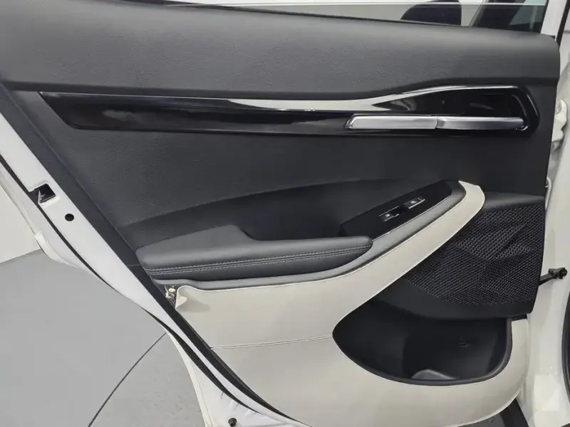 2023 Kia Seltos с пробегом 18 316 км