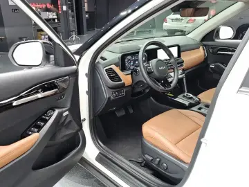 2024 Kia Seltos с пробегом 9 906 км