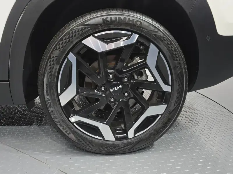 2024 Kia Seltos с пробегом 9 906 км