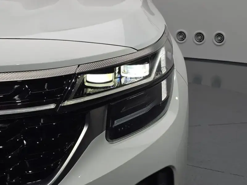 2024 Kia Seltos с пробегом 9 906 км