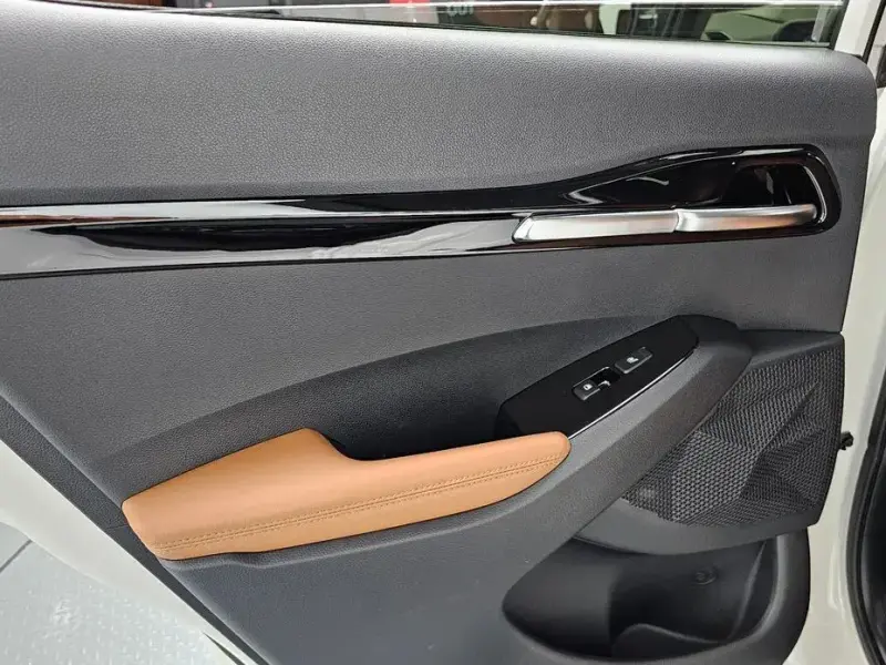 2024 Kia Seltos с пробегом 9 906 км