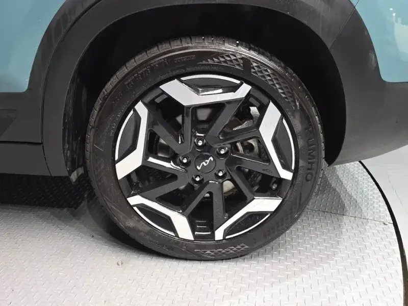 2025 Kia Seltos с пробегом 19 212 км