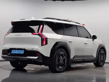 2023 Kia EV9 с пробегом 13 196 км