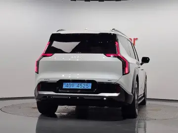 2023 Kia EV9 с пробегом 13 196 км