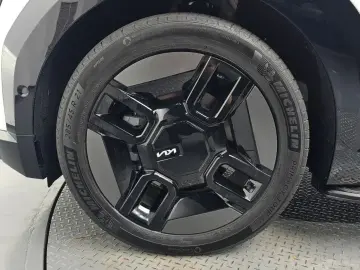 2023 Kia EV9 с пробегом 13 196 км