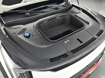 2023 Kia EV9 с пробегом 13 196 км