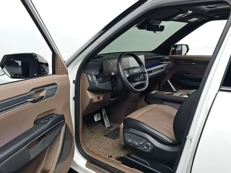 2023 Kia EV9 с пробегом 13 196 км