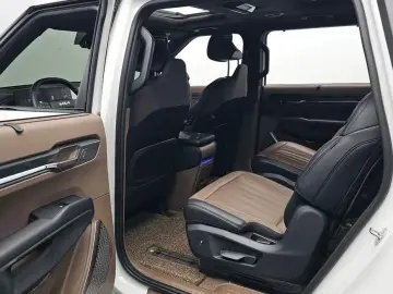 2023 Kia EV9 с пробегом 13 196 км