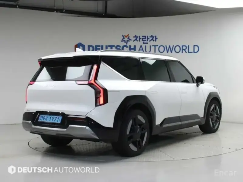 2023 Kia EV9 с пробегом 64 000 км