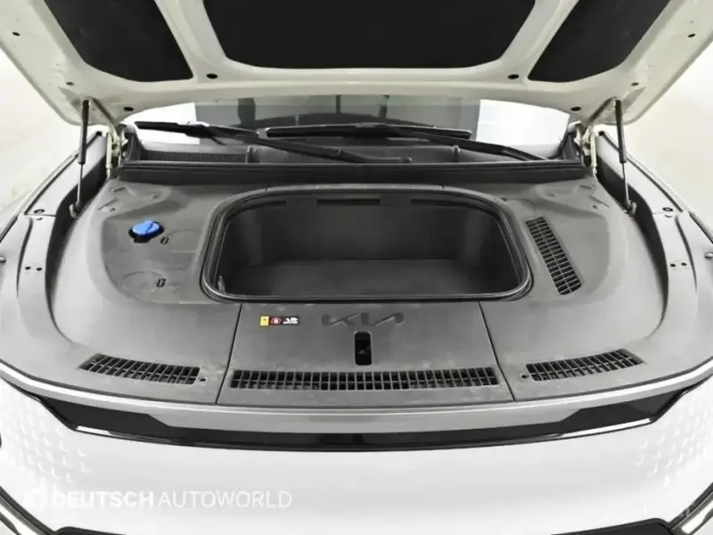 2023 Kia EV9 с пробегом 64 000 км