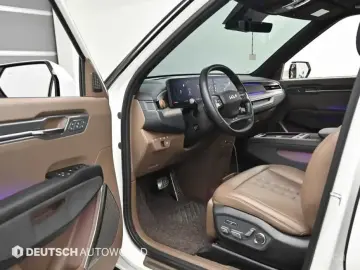 2023 Kia EV9 с пробегом 64 000 км