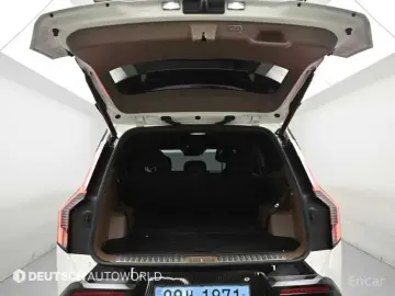 2023 Kia EV9 с пробегом 64 000 км