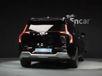 2023 Kia EV9 с пробегом 84 951 км