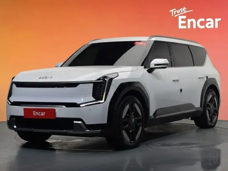 2025 Kia EV9 с пробегом 18 428 км