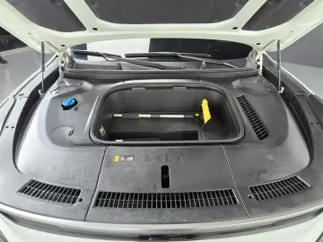 2025 Kia EV9 с пробегом 18 428 км