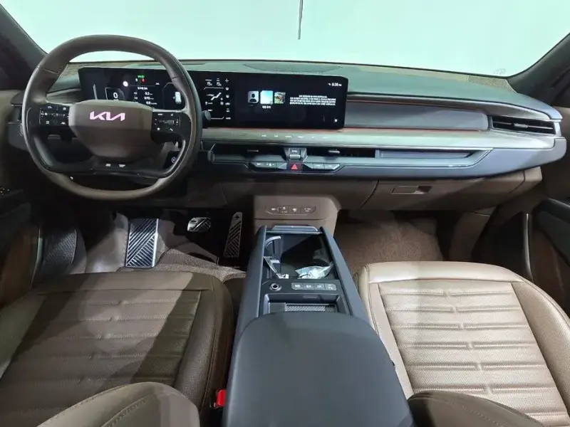 2025 Kia EV9 с пробегом 18 428 км
