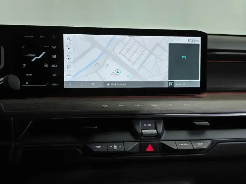 2025 Kia EV9 с пробегом 18 428 км