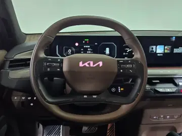 2025 Kia EV9 с пробегом 18 428 км