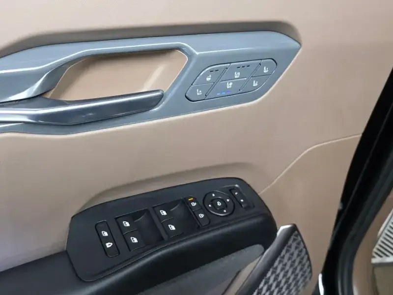 2023 Kia EV9 с пробегом 84 951 км
