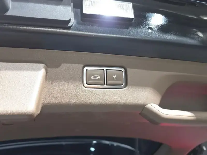 2023 Kia EV9 с пробегом 84 951 км