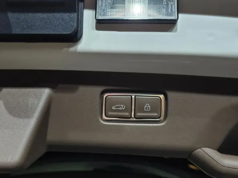2025 Kia EV9 с пробегом 18 428 км