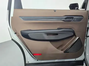 2025 Kia EV9 с пробегом 18 428 км