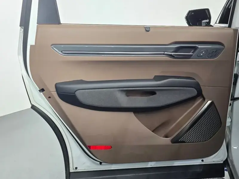 2025 Kia EV9 с пробегом 18 428 км
