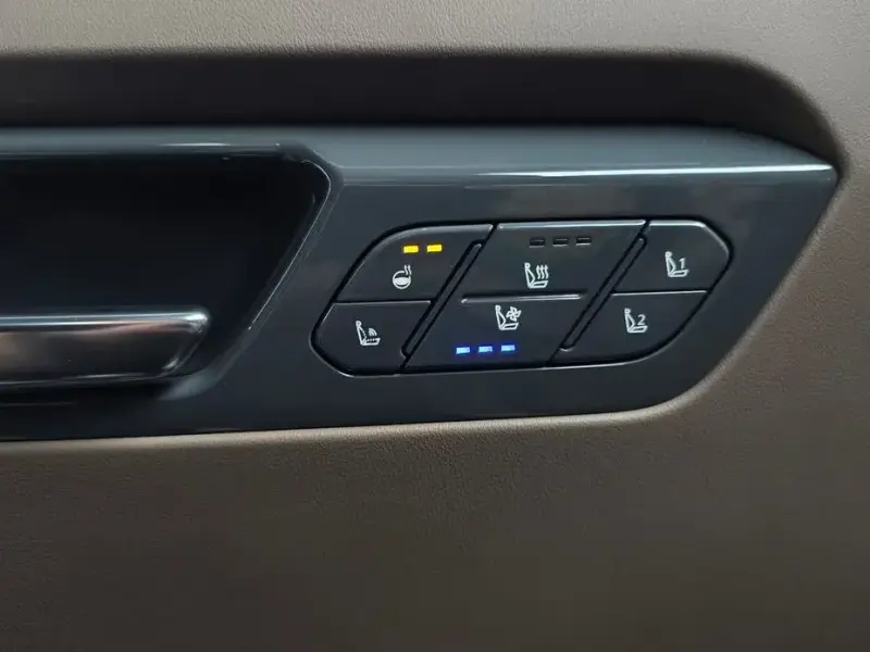 2025 Kia EV9 с пробегом 18 428 км