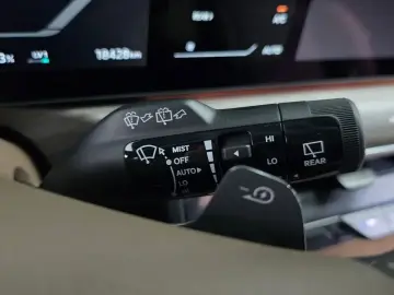 2025 Kia EV9 с пробегом 18 428 км