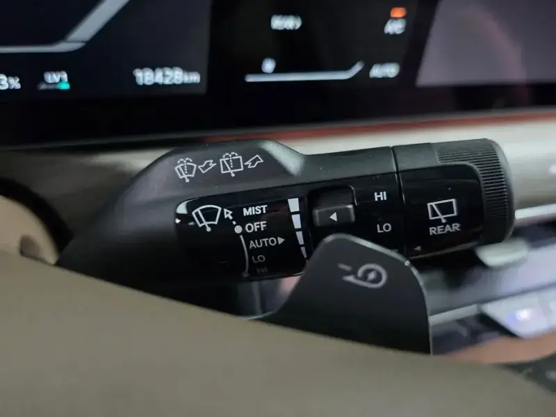 2025 Kia EV9 с пробегом 18 428 км