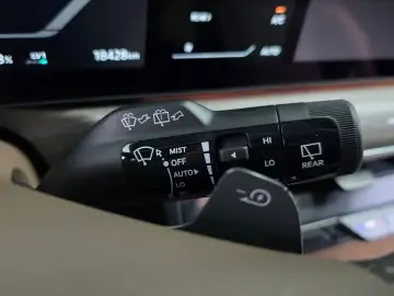 2025 Kia EV9 с пробегом 18 428 км