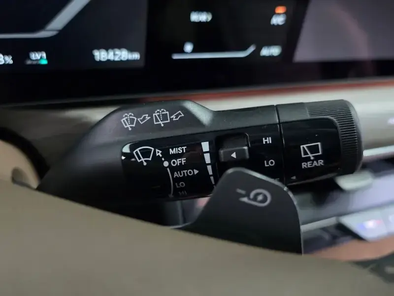 2025 Kia EV9 с пробегом 18 428 км